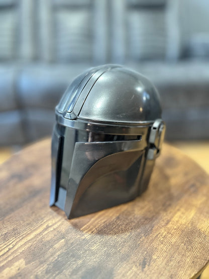 Beskar-Style Helmet – Collector Display Prop (Inspired Design)