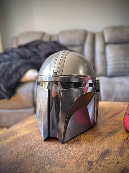 Beskar-Style Helmet – Collector Display Prop (Inspired Design)