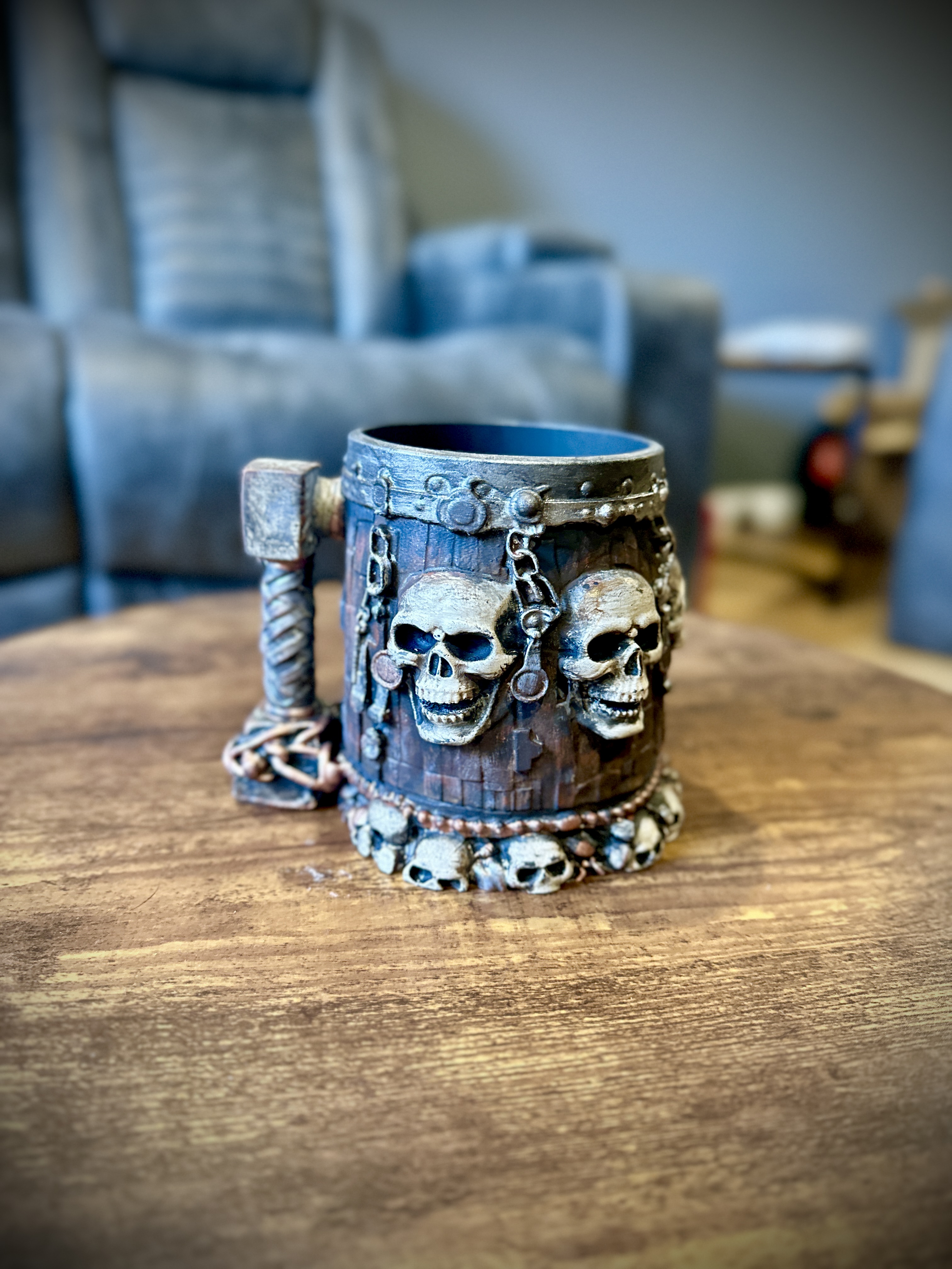 Skull Relic Mug – Dark Fantasy Gothic Display (Hand Painted)
