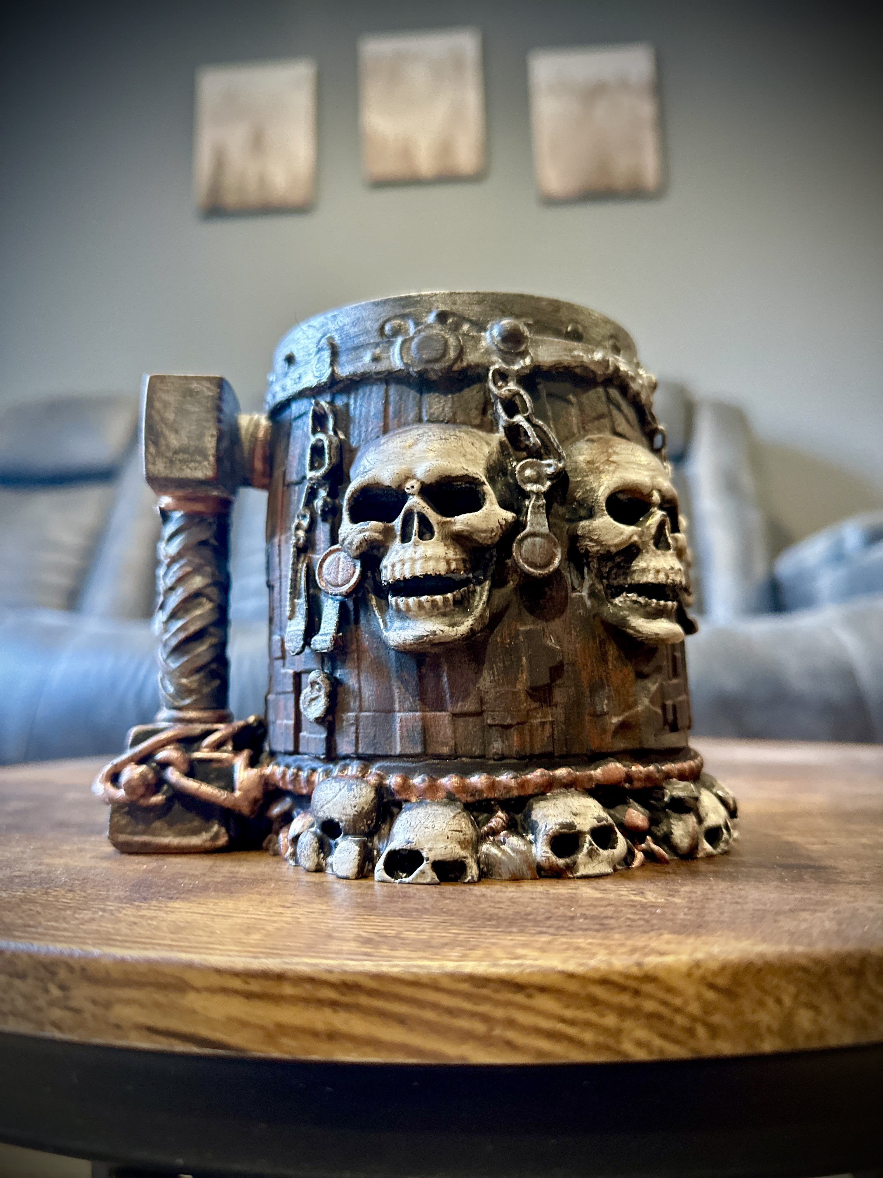 Skull Relic Mug – Dark Fantasy Gothic Display (Hand Painted) detail image