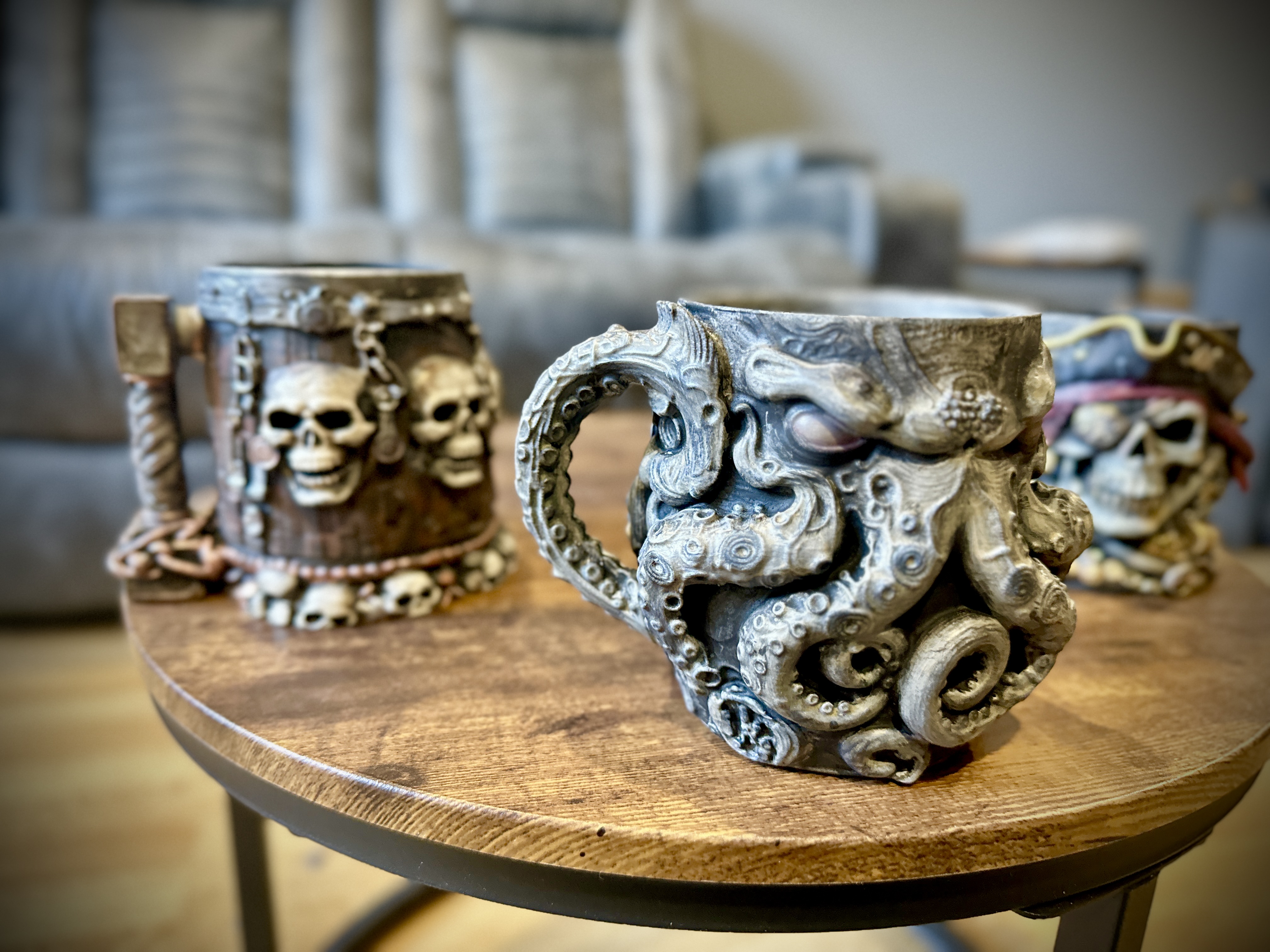 Skull Relic Mug – Dark Fantasy Gothic Display (Hand Painted) detail image