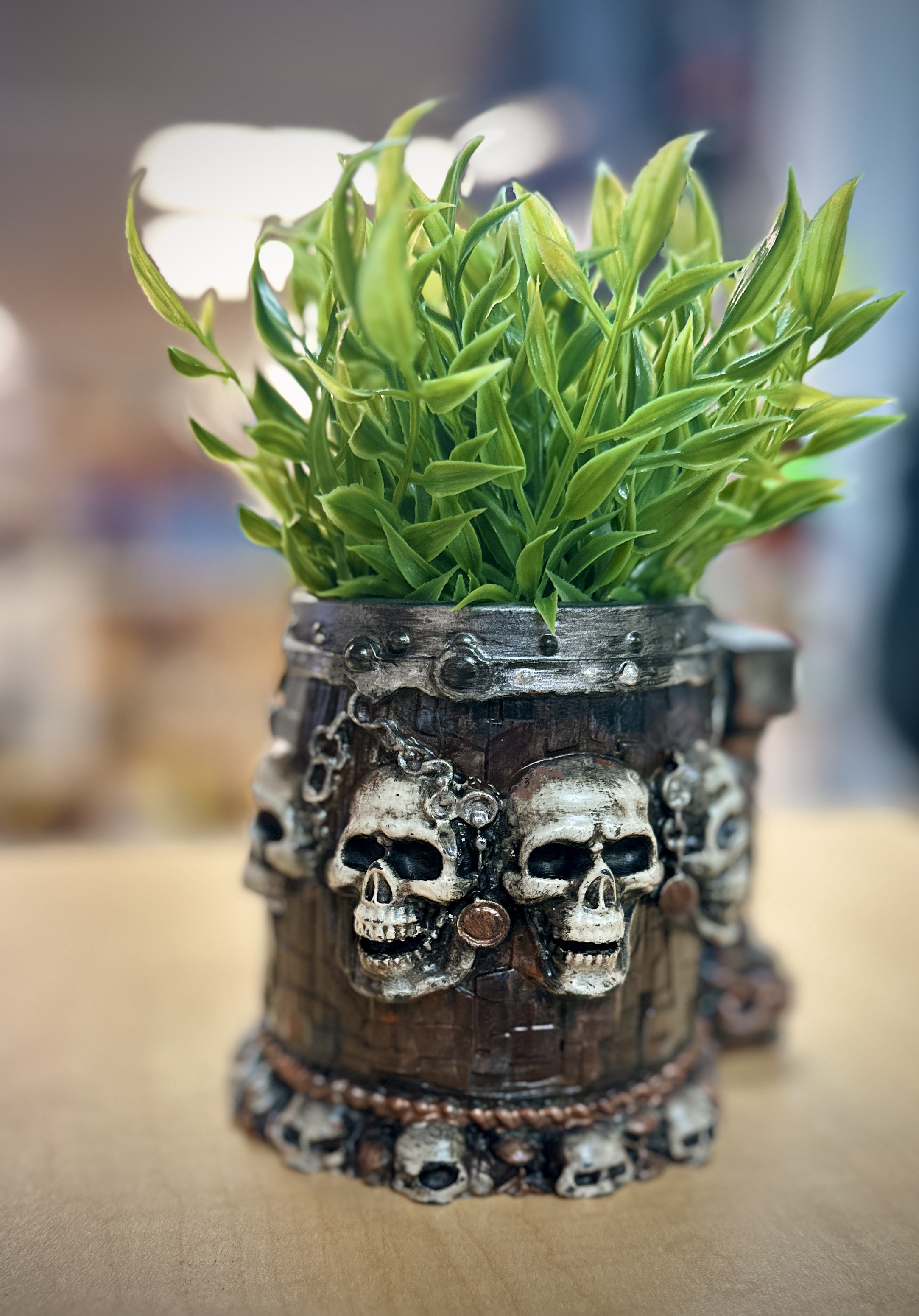 Skull Relic Mug – Dark Fantasy Gothic Display (Hand Painted) detail image