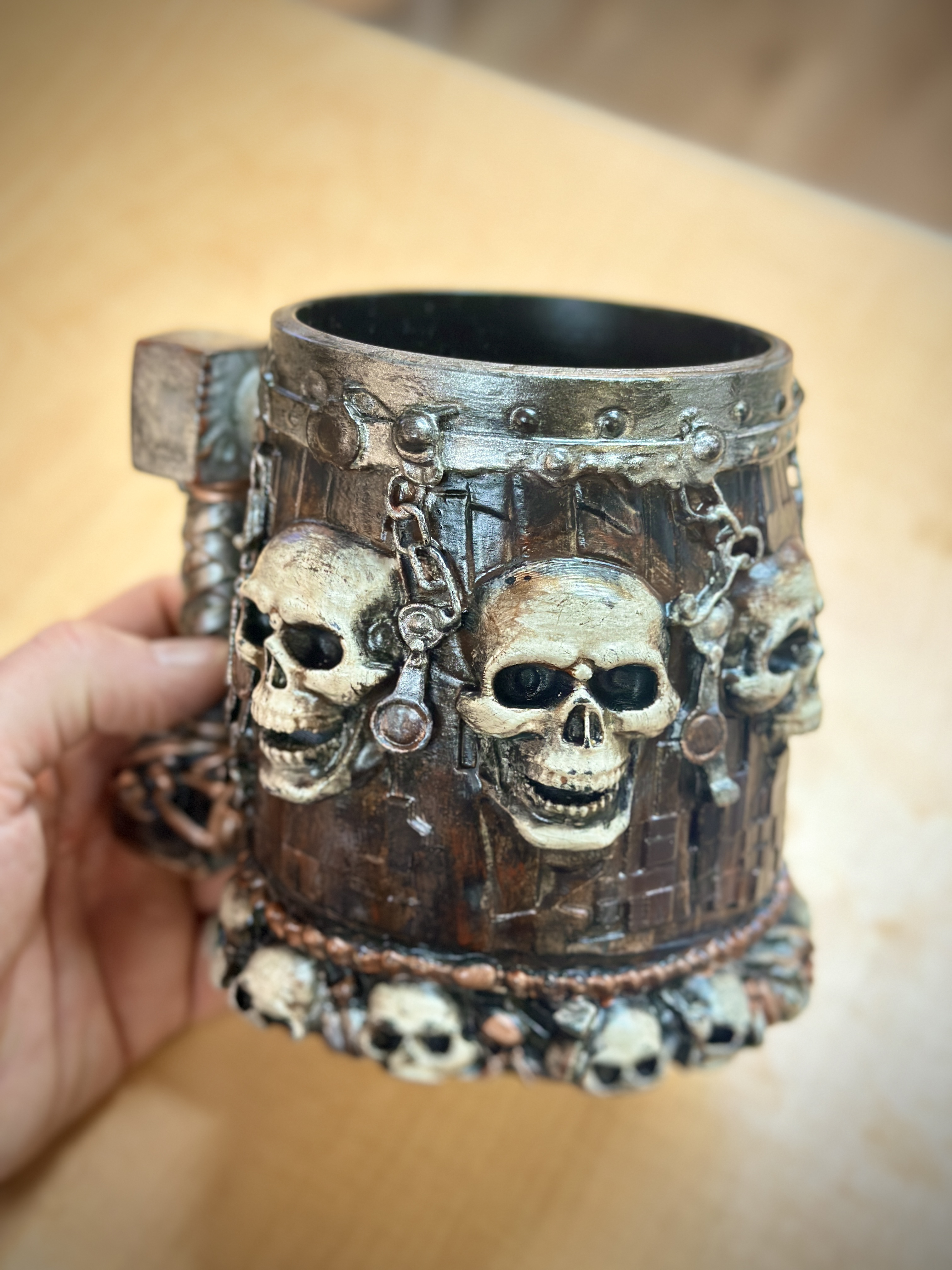 Skull Relic Mug – Dark Fantasy Gothic Display (Hand Painted) detail image