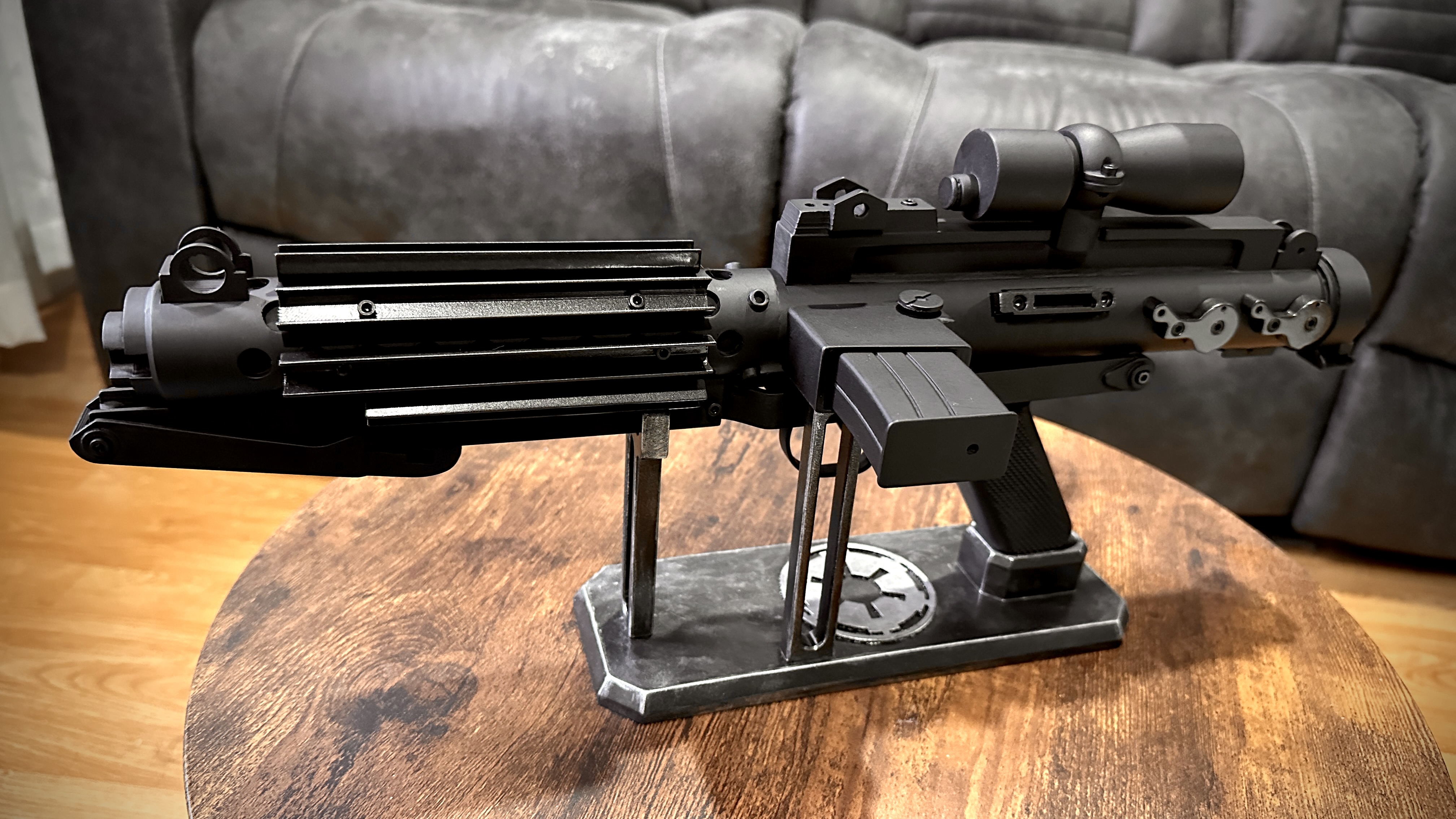 Star Wars E-11 Blaster – Clean RoTJ Version (Display Prop) detail image