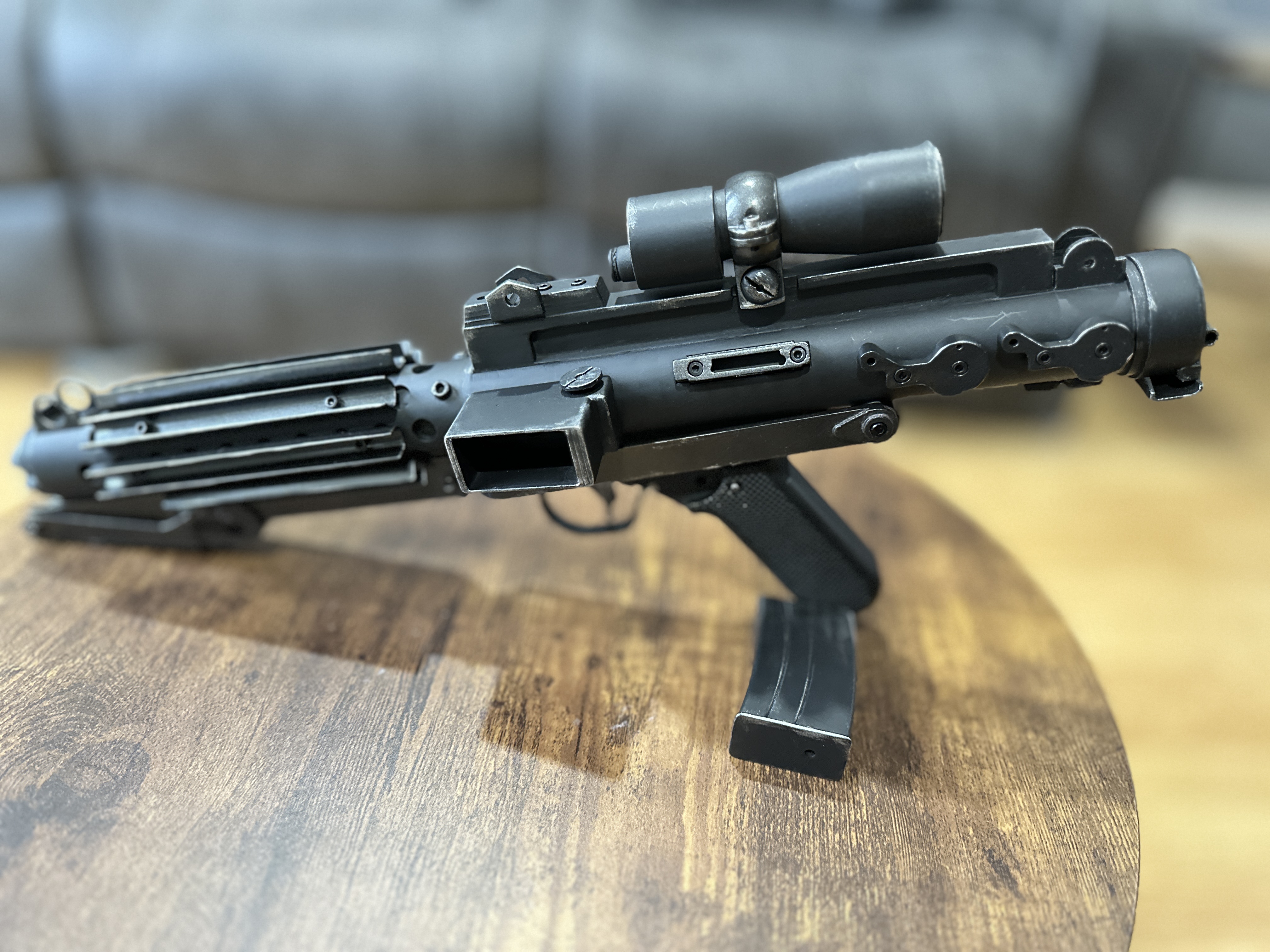 Star Wars E-11 Blaster – Weathered Battle-Worn Version (Display Prop) detail image