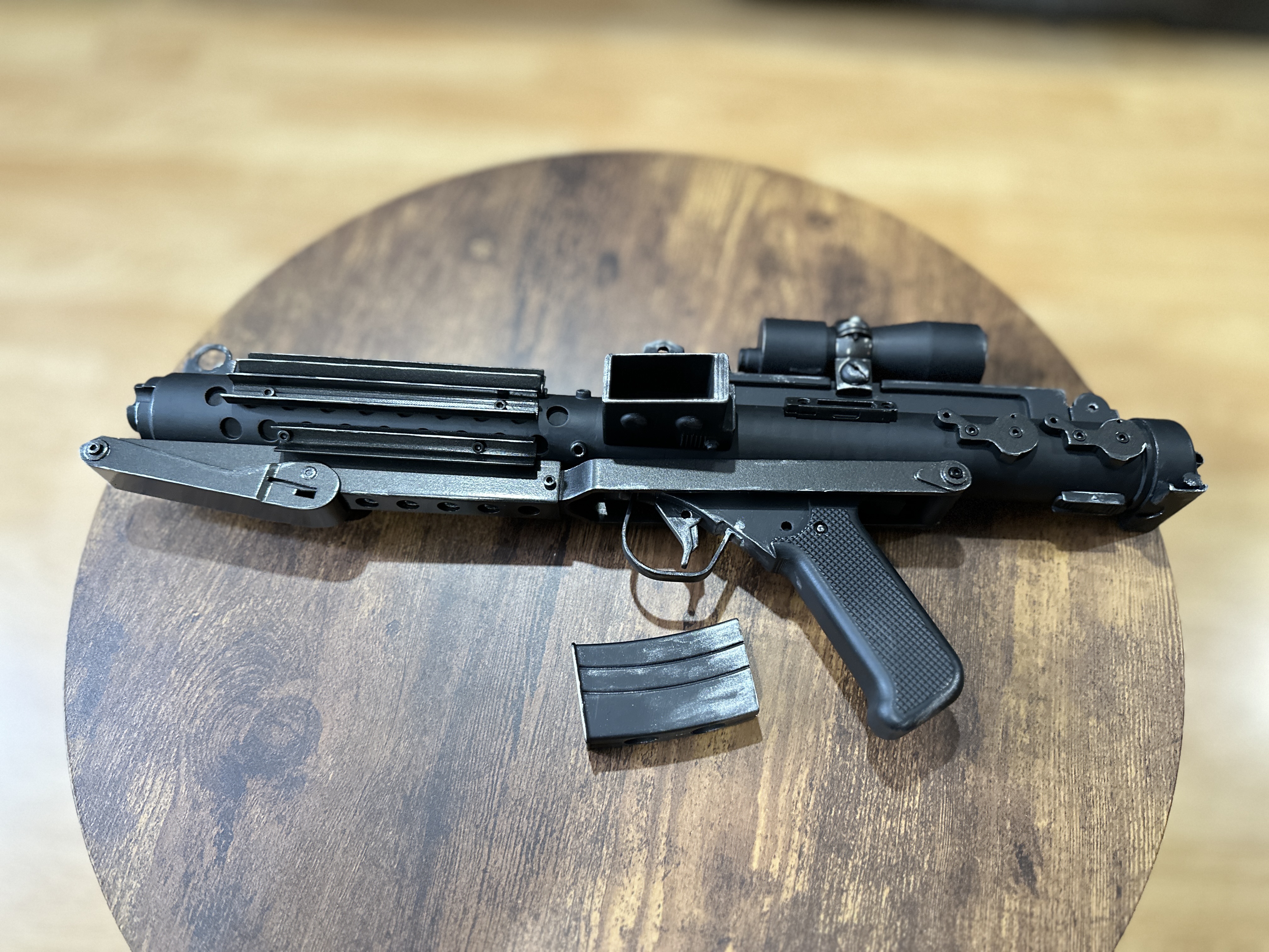 Star Wars E-11 Blaster – Weathered Battle-Worn Version (Display Prop) detail image