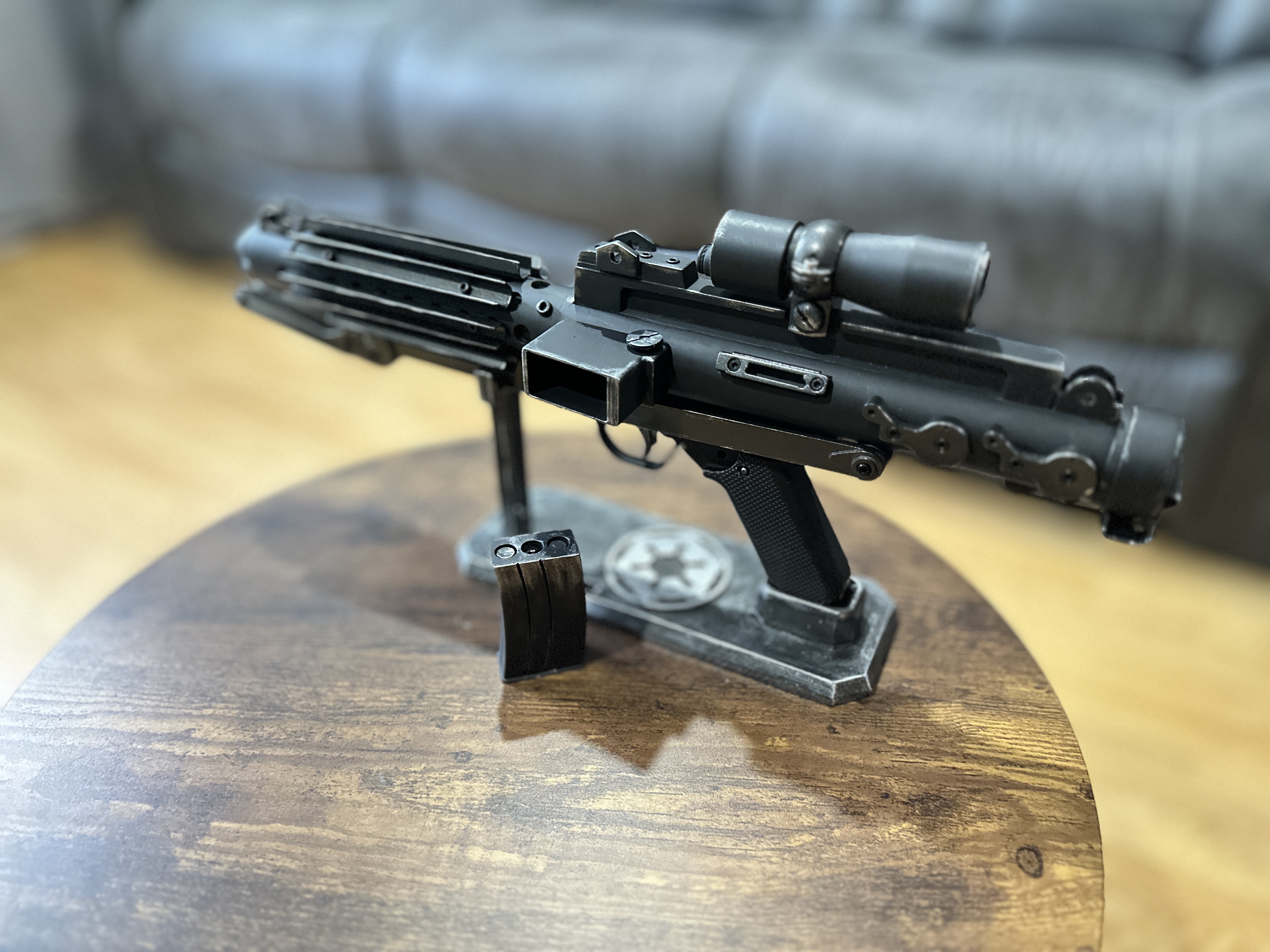 Star Wars E-11 Blaster – Weathered Battle-Worn Version (Display Prop) detail image