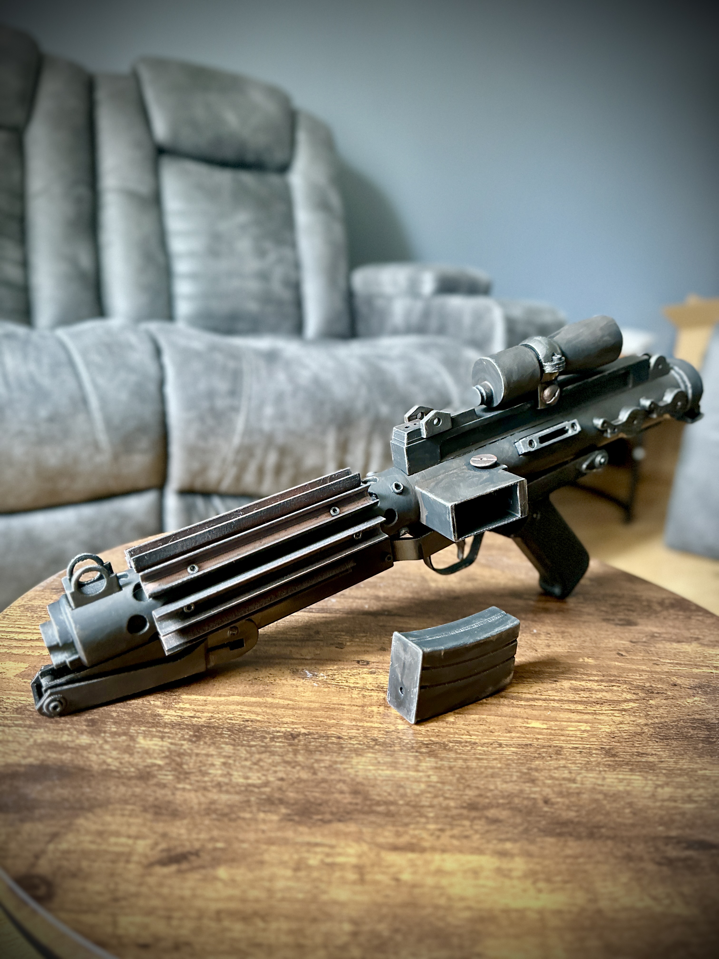 Star Wars E-11 Blaster – Copper Modified Version (Display Prop) detail image