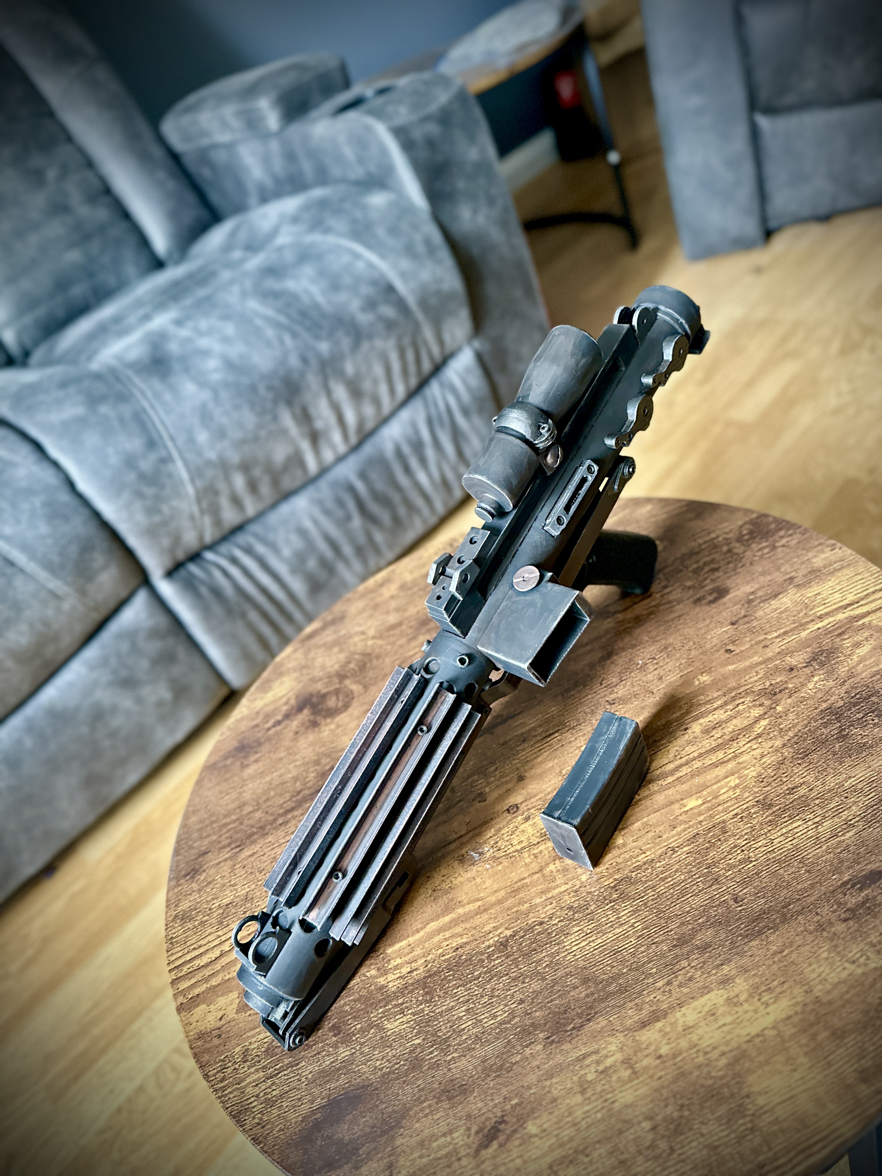 Star Wars E-11 Blaster – Copper Modified Version (Display Prop) detail image