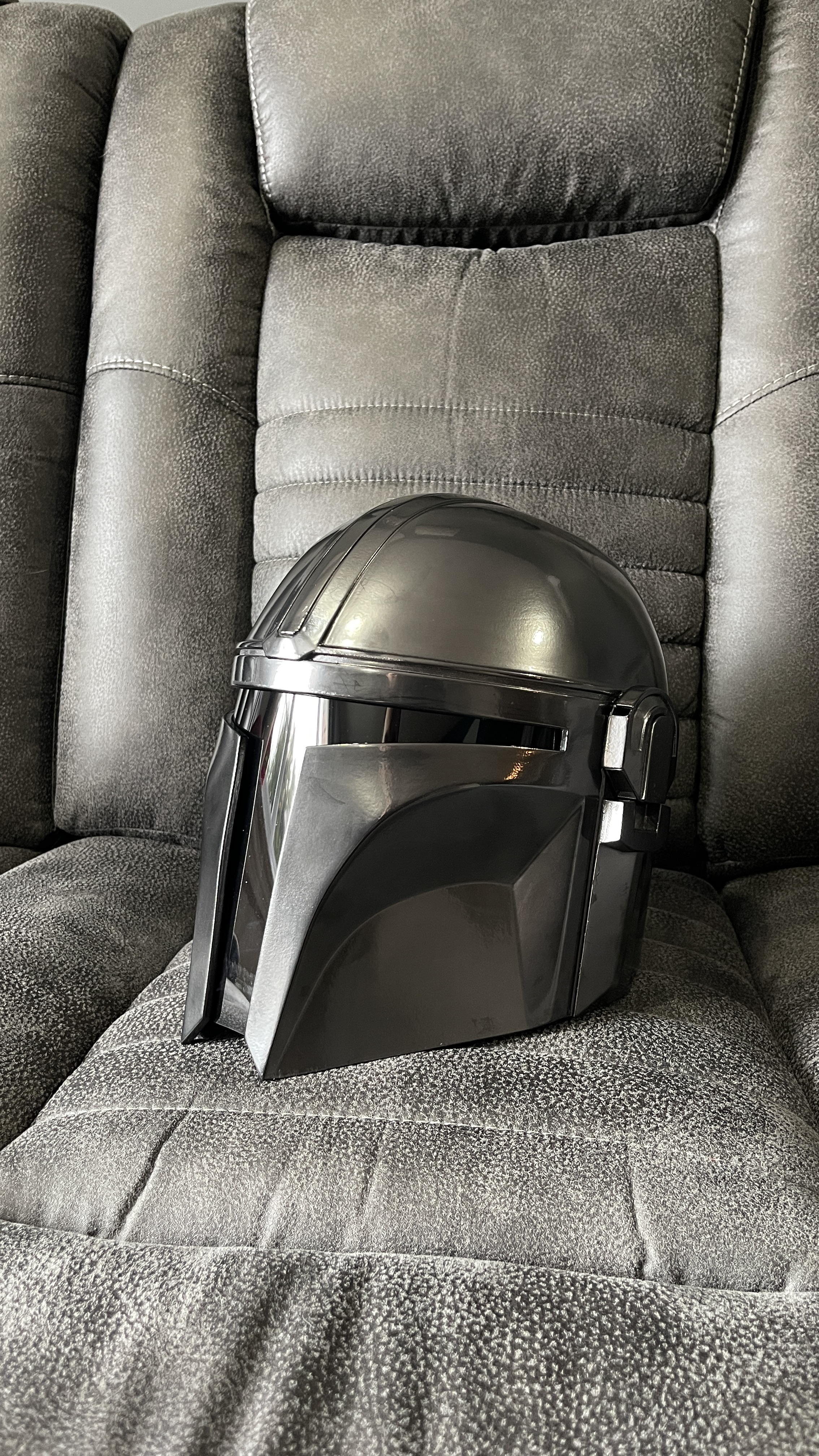 Mandalorian Inspired Beskar Helmet (Clean Display Prop) detail image